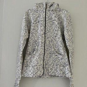 Lululemon Scuba Hoodie II White & Black Manifesto Script size 6 rare